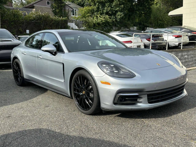 2020 Porsche Panamera 4 AWD photo
