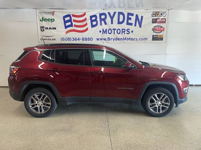 2020 Jeep Compass Latitude w/Sun/Safety Pkg 4WD photo