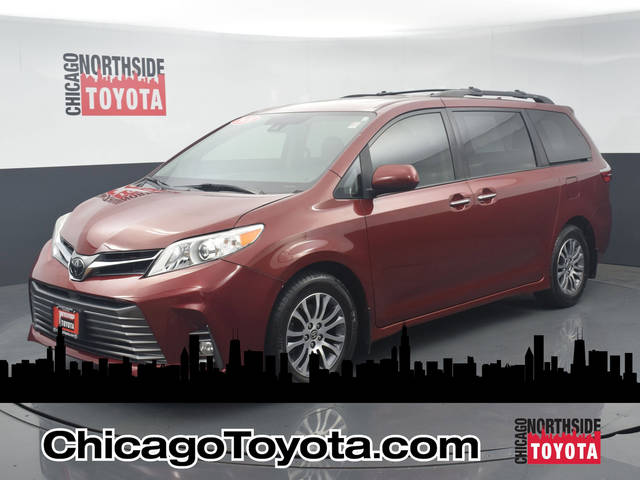 2020 Toyota Sienna XLE FWD photo