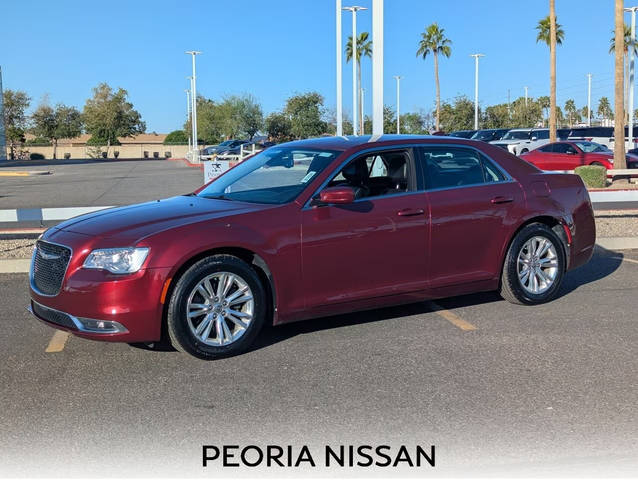 2020 Chrysler 300 Touring L RWD photo