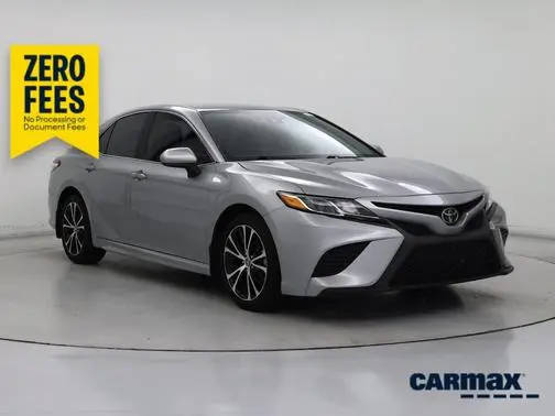 2020 Toyota Camry SE FWD photo