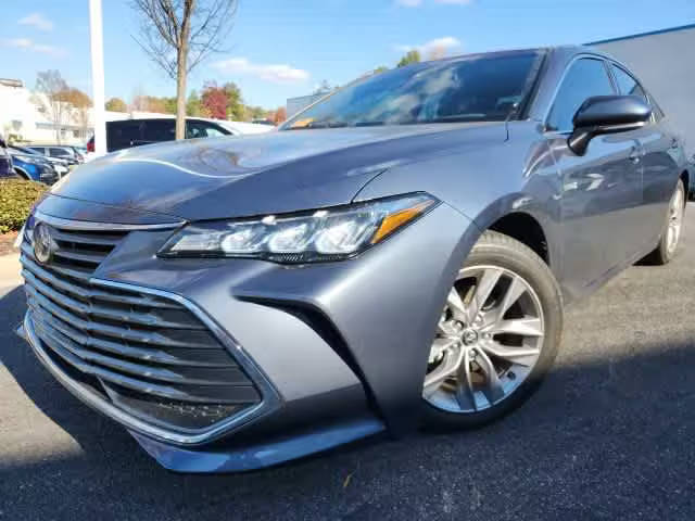 2020 Toyota Avalon Hybrid XLE FWD photo