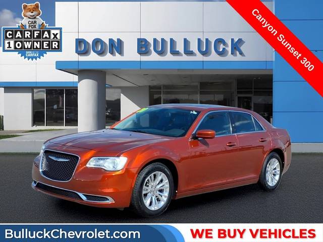 2020 Chrysler 300 Touring L RWD photo