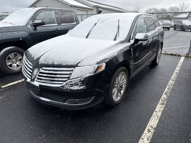 2019 Lincoln MKT Reserve AWD photo