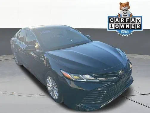 2020 Toyota Camry LE FWD photo
