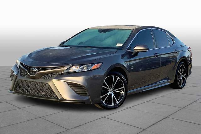 2020 Toyota Camry SE FWD photo