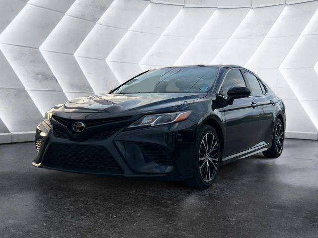 2020 Toyota Camry SE FWD photo