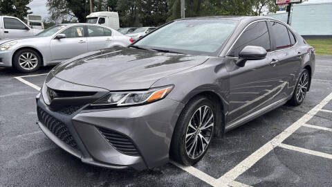 2020 Toyota Camry SE FWD photo