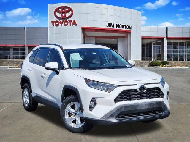 2020 Toyota RAV4 XLE FWD photo
