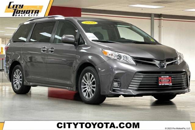 2020 Toyota Sienna XLE FWD photo