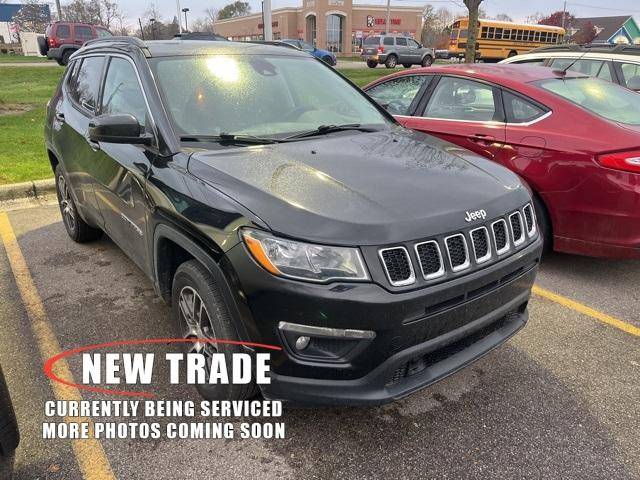 2020 Jeep Compass Latitude w/Sun/Safety Pkg 4WD photo