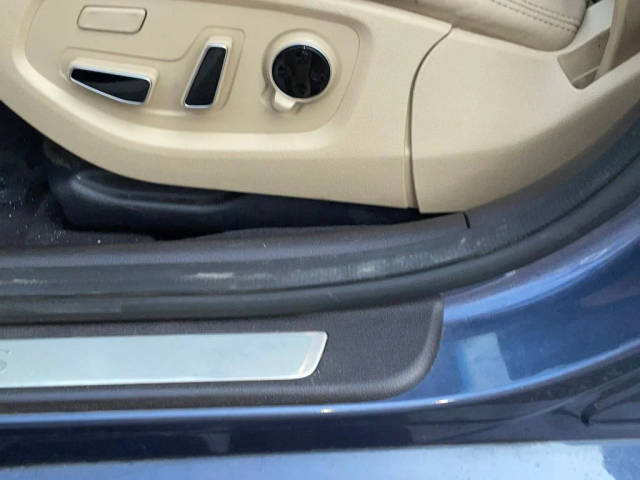 2015 Hyundai Genesis 3.8L AWD photo