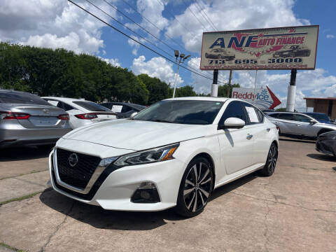 2020 Nissan Altima 2.5 Platinum FWD photo