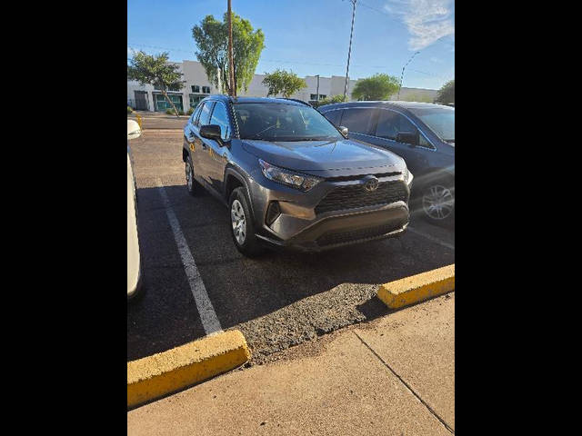 2020 Toyota RAV4 LE FWD photo