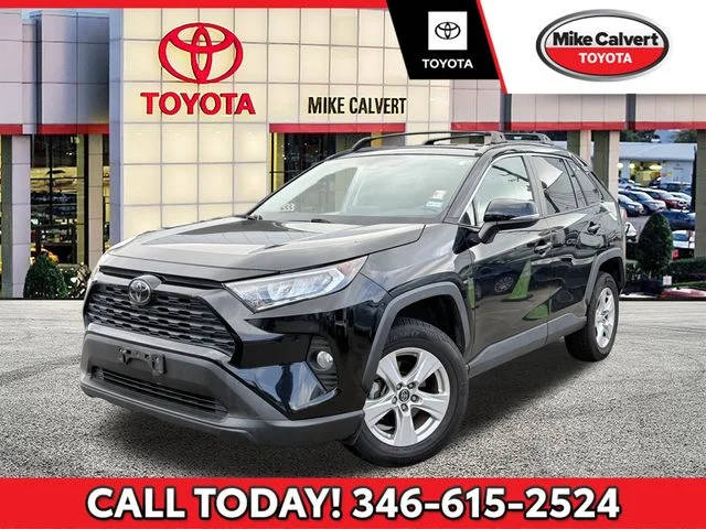 2020 Toyota RAV4 XLE FWD photo