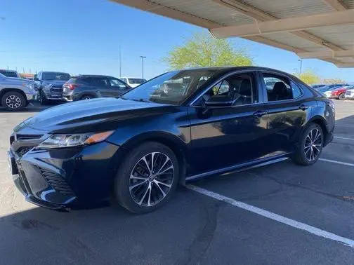 2020 Toyota Camry SE FWD photo