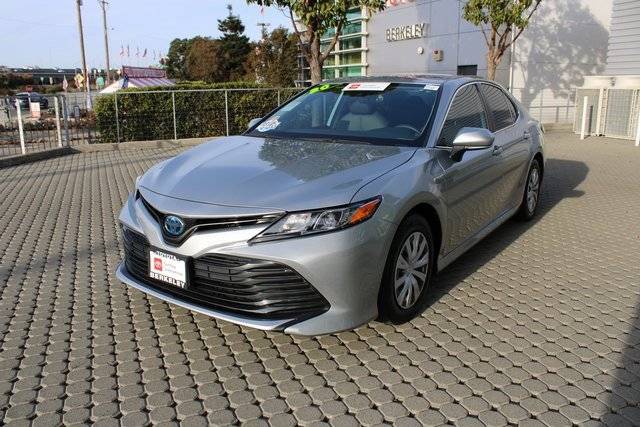 2020 Toyota Camry Hybrid LE FWD photo