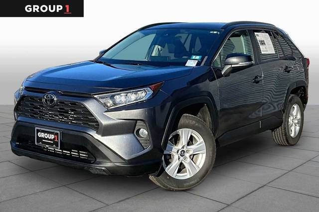 2020 Toyota RAV4 XLE AWD photo