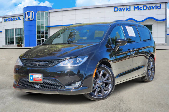 2020 Chrysler Pacifica Minivan Touring L Plus FWD photo