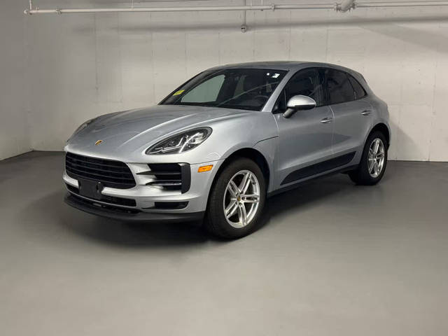 2020 Porsche Macan AWD photo