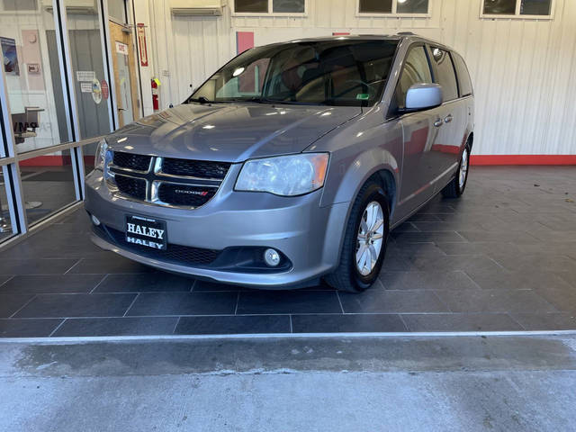 2018 Dodge Grand Caravan SXT FWD photo