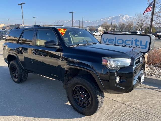 2020 Toyota 4Runner SR5 4WD photo