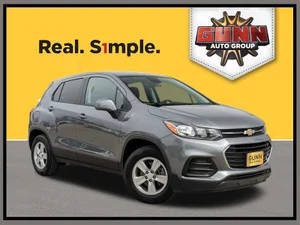 2020 Chevrolet Trax LS FWD photo