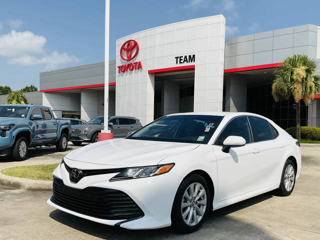 2020 Toyota Camry LE FWD photo