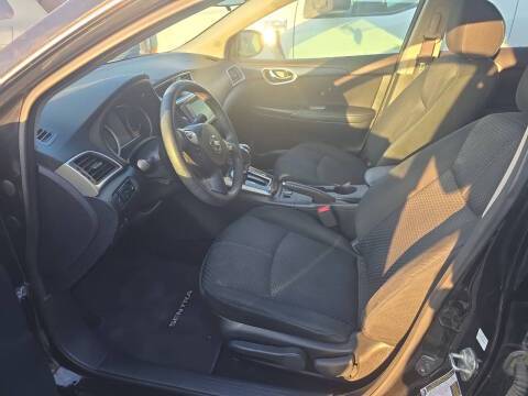 2019 Nissan Sentra SR FWD photo