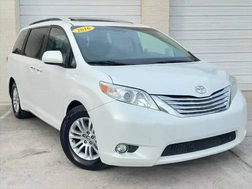 2016 Toyota Sienna XLE FWD photo