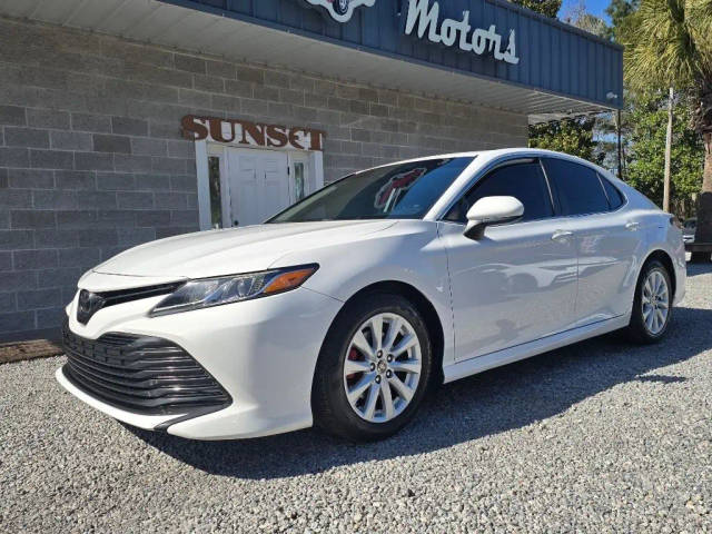 2020 Toyota Camry LE FWD photo