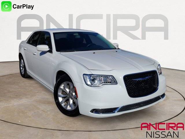 2020 Chrysler 300 Touring RWD photo
