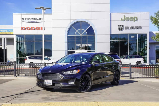 2020 Ford Fusion SE FWD photo