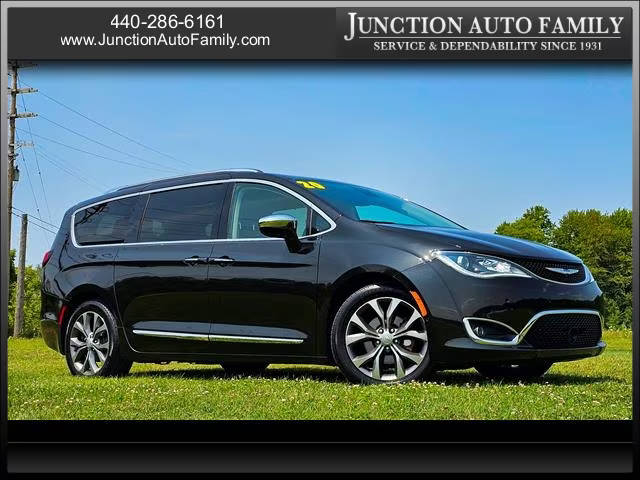 2020 Chrysler Pacifica Minivan Limited FWD photo