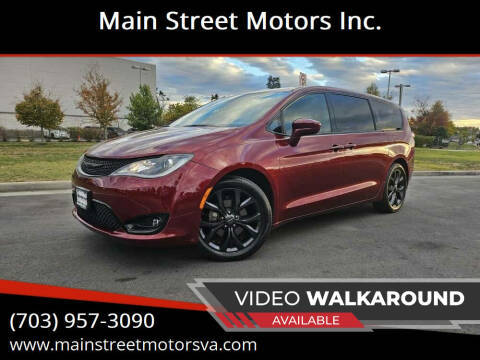 2020 Chrysler Pacifica Minivan Touring FWD photo