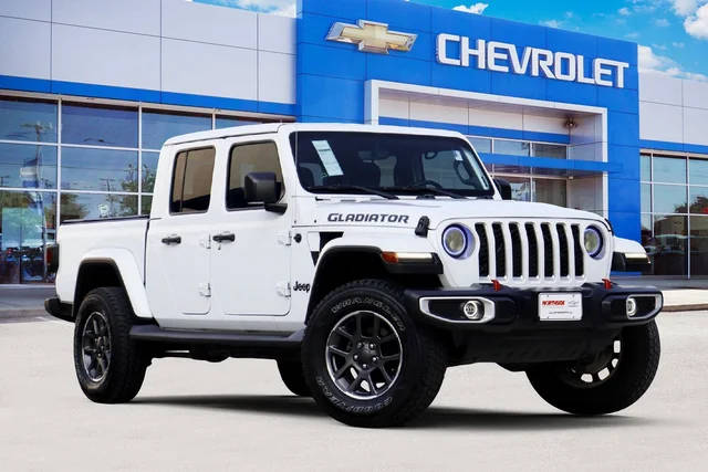 2020 Jeep Gladiator Overland 4WD photo