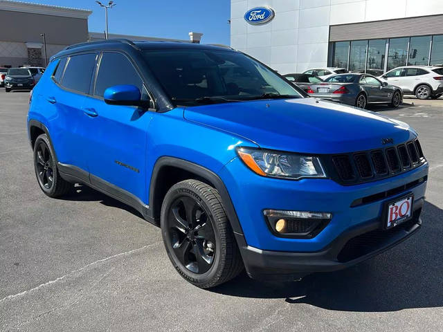 2020 Jeep Compass Latitude w/Sun/Safety Pkg 4WD photo