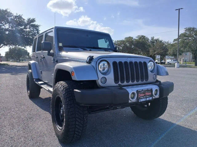2015 Jeep Wrangler Unlimited Sahara 4WD photo