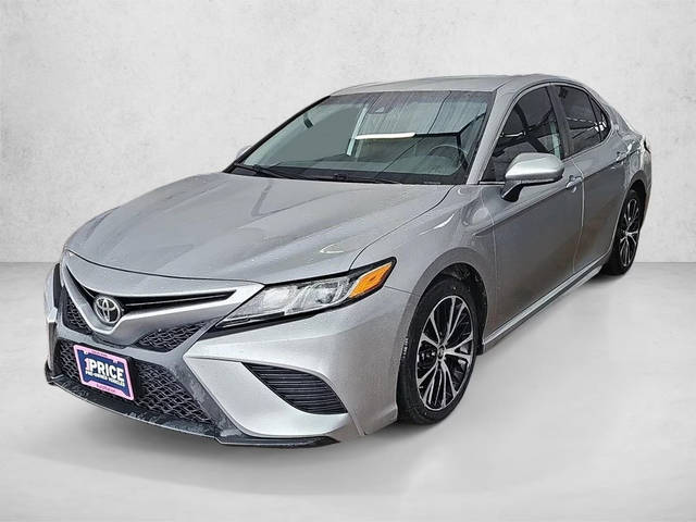 2019 Toyota Camry SE FWD photo