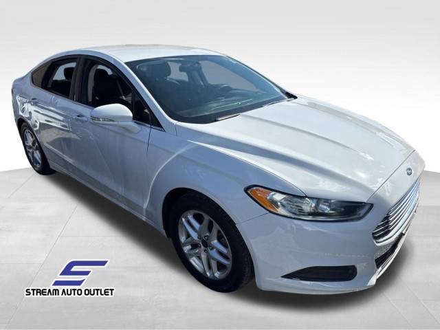 2016 Ford Fusion SE FWD photo