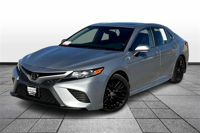 2020 Toyota Camry SE AWD photo