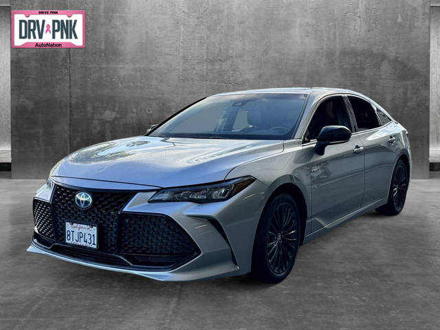 2020 Toyota Avalon Hybrid XSE FWD photo