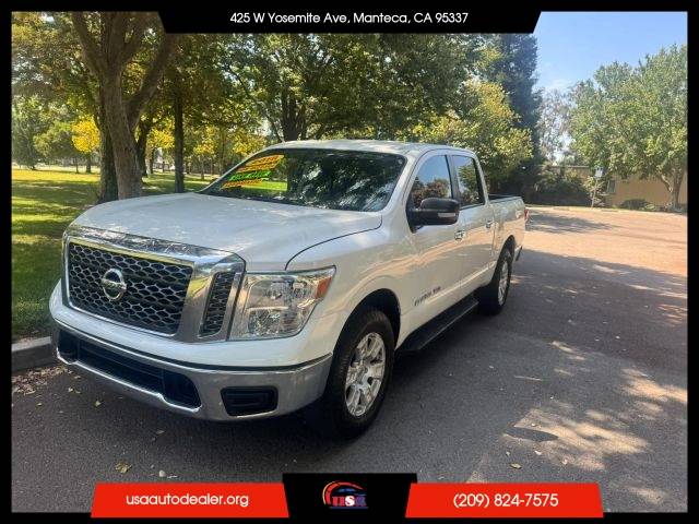 2018 Nissan Titan SV 4WD photo