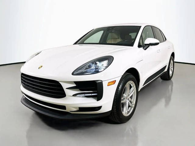 2020 Porsche Macan  AWD photo