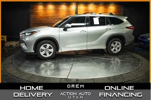 2020 Toyota Highlander LE FWD photo
