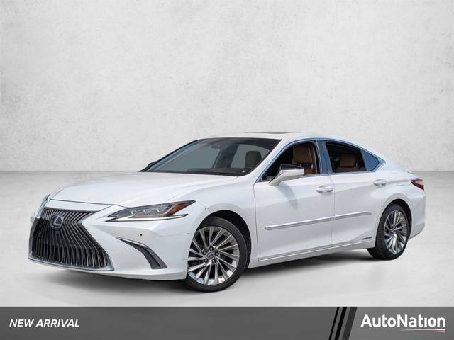 2020 Lexus ES ES 300h Luxury FWD photo