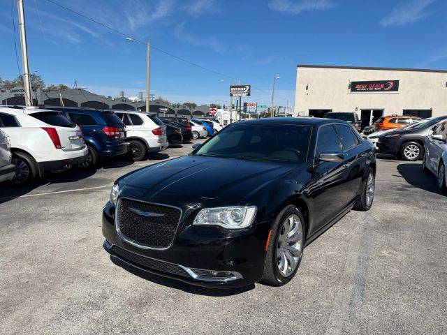 2019 Chrysler 300 Limited RWD photo