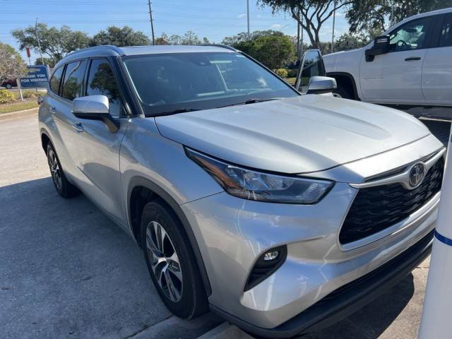 2020 Toyota Highlander XLE FWD photo