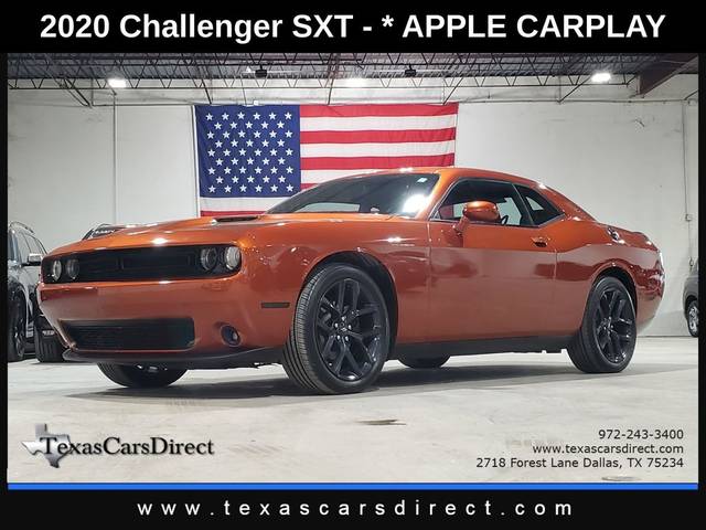 2020 Dodge Challenger SXT RWD photo