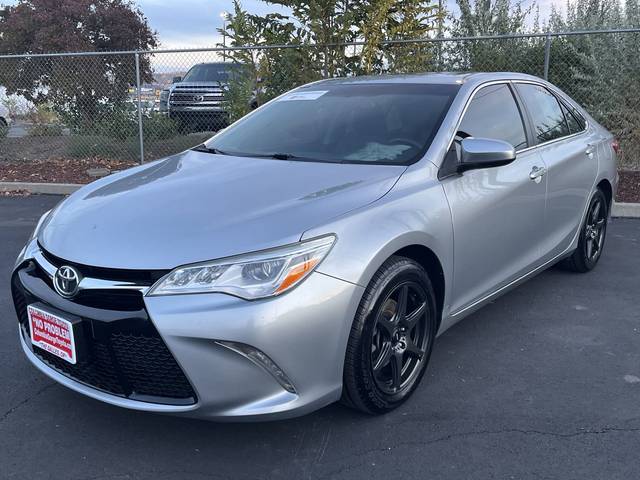 2015 Toyota Camry XLE FWD photo